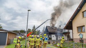 Wohnhaus geht in Flammen auf