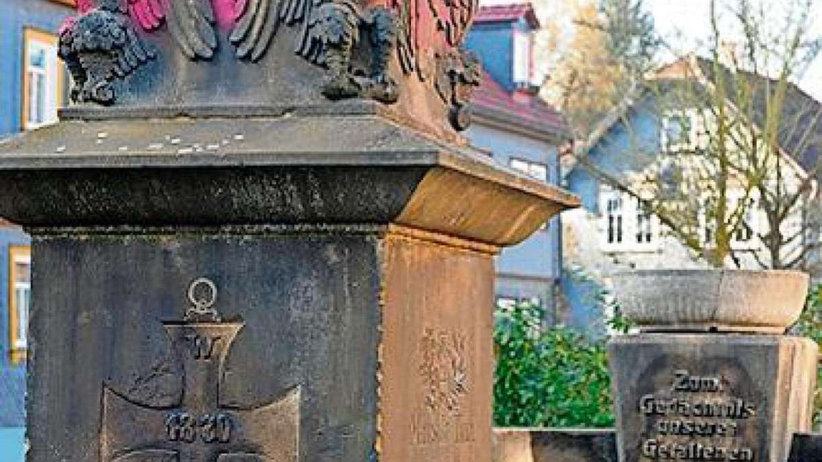 Suhl/ Zella-Mehlis: Unbekannte beschmieren Gedenkstätte in Heinrichs