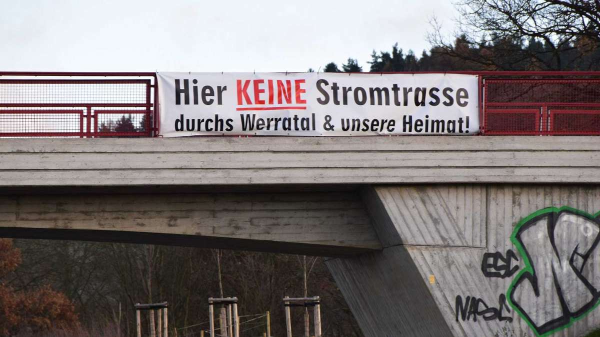 Meiningen: Menschenkette stemmt sich gegen den Südlink