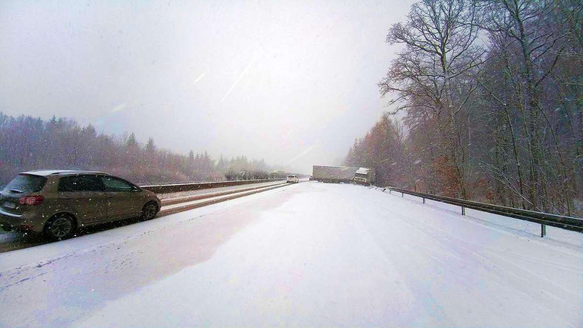 Thüringen: Wintereinbruch sorgte für mehrere Unfälle