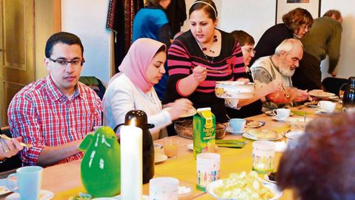 Meiningen: Muslime und Christen gemeinsam an einem Tisch