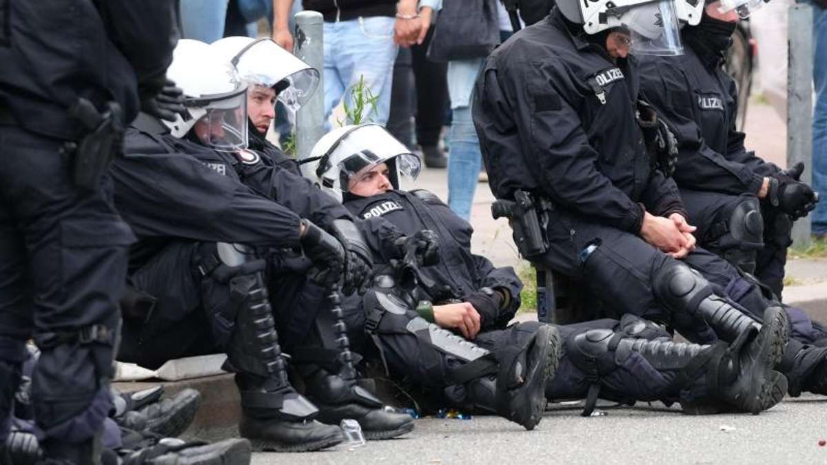 Thüringen: Sonderurlaub für Polizisten zwischen G20-Einsatz und Rechtsrock-Konzert