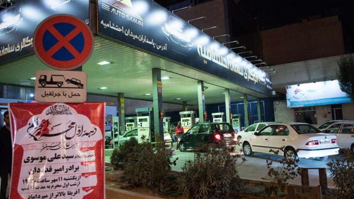 Druck wegen US-Sanktionen: Iran rationiert Benzin und erhöht die Preise für Kraftstoff