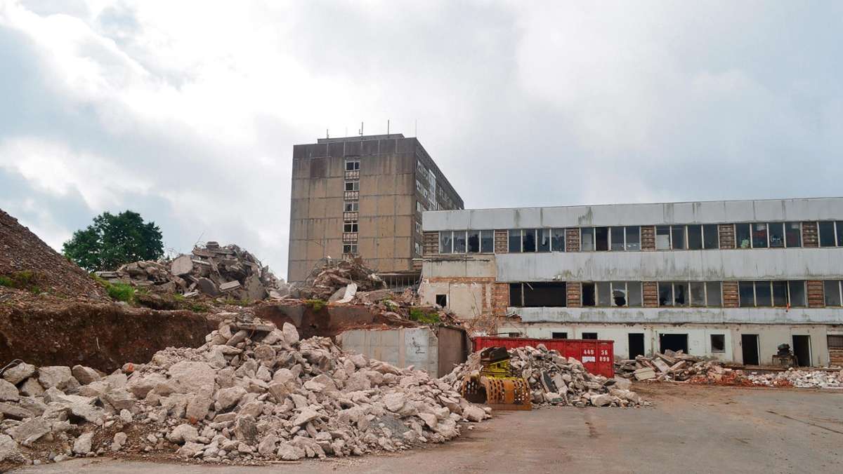 Ilmenau: Abriss des NVA-Heimes geht voran