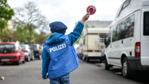Zwei Kinder als Polizeiermittler in Suhl