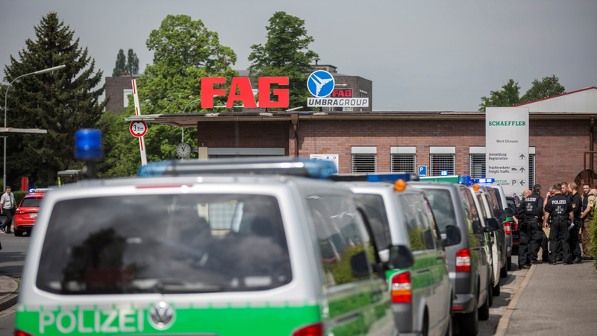 Wirtschaft: Explosion: 13 zum Teil Schwerverletzte in Autoteile-Fabrik Schaeffler