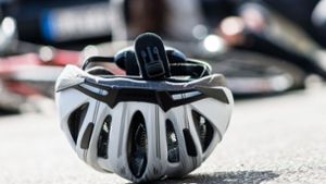 Kollision mit Auto: Radfahrer schwer verletzt