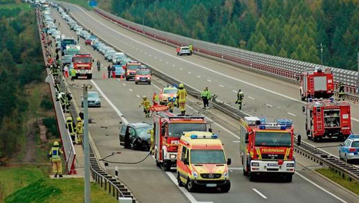 Thüringen: Nach Unfall auf Autobahn 71 springt Mann von Brücke