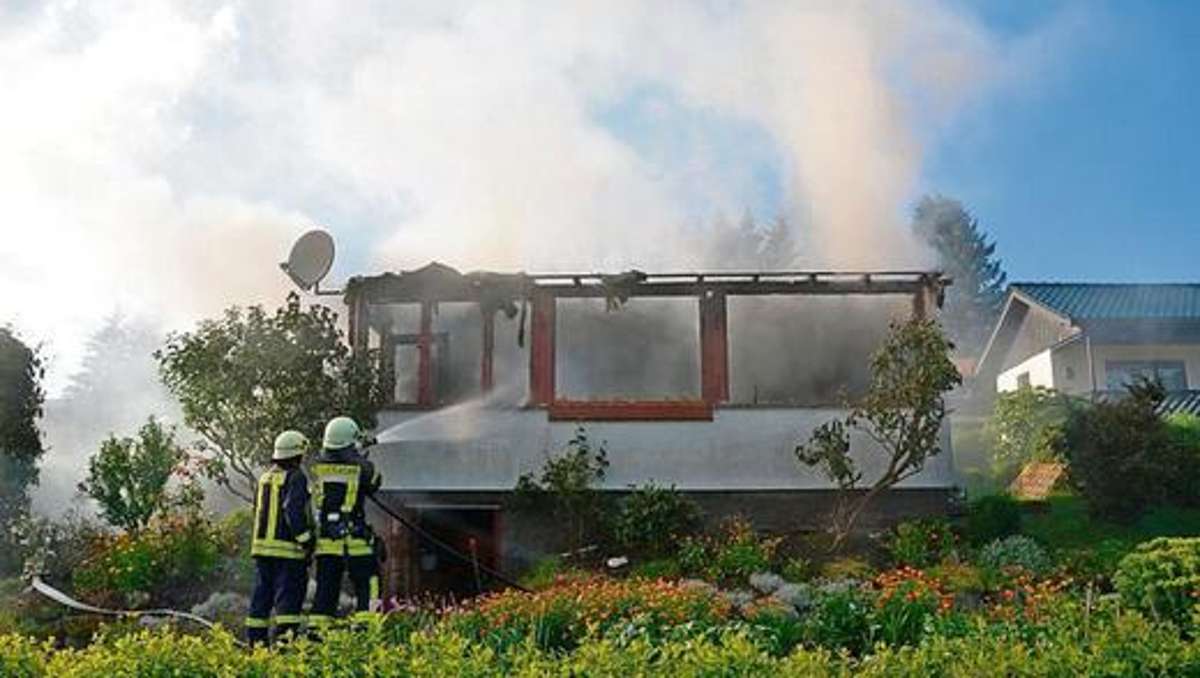 Schmalkalden: 71-Jährige wird bei Brand einer Gartenhütte in Brotterode schwer verletzt