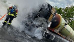 Großeinsatz: Gülle-Lastwagen brennt bei Herschdorf