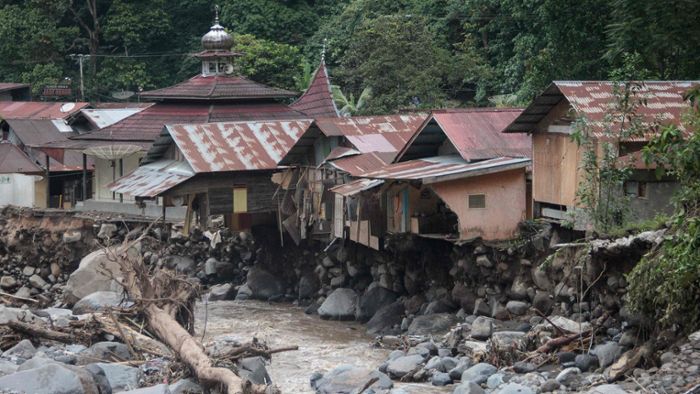 Sumatra in Indonesien: Vulkanische Schlammströme auf Sumatra: Zahl der Toten steigt auf 50
