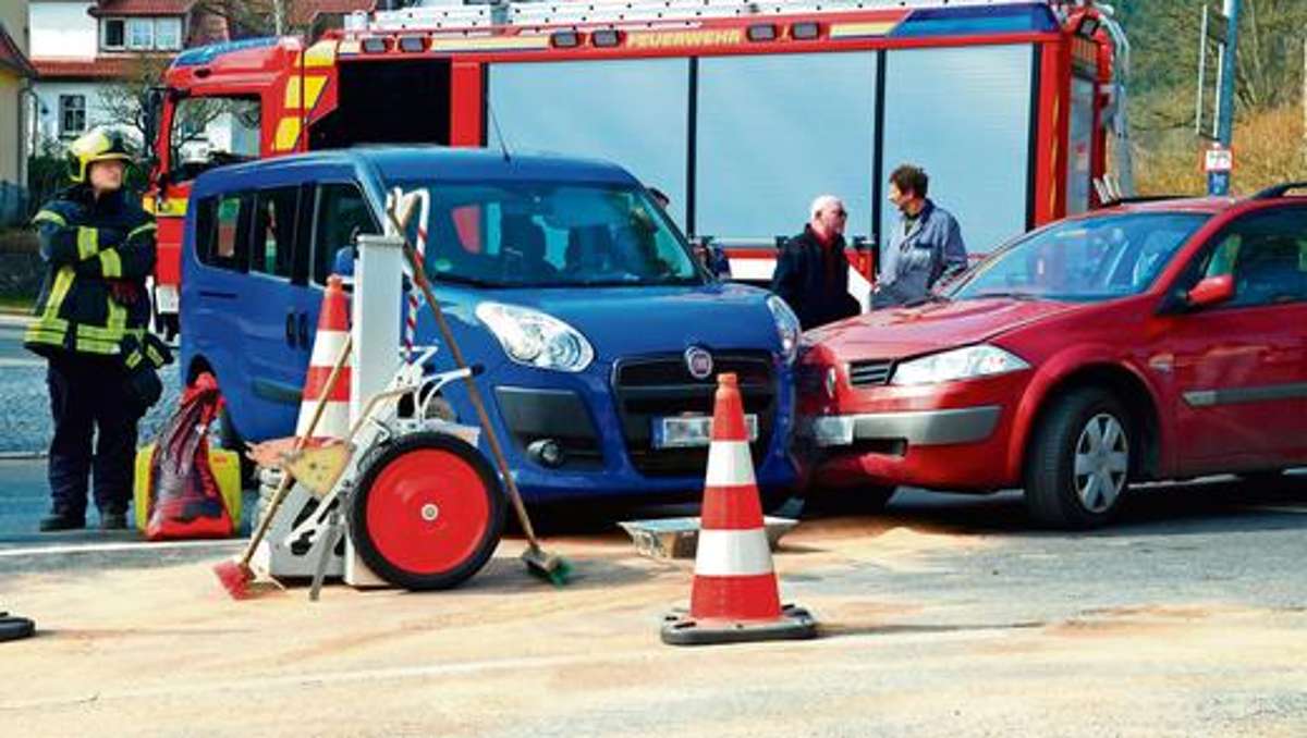 Meiningen: Vorfahrt nicht beachtet - Autofahrerin leicht verletzt