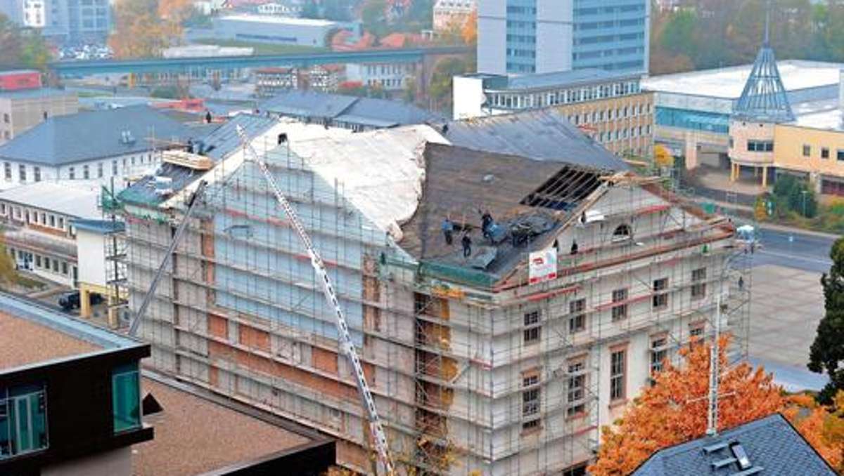 Suhl/ Zella-Mehlis: Dem Kulturhaus wird noch immer aufs Dach gestiegen