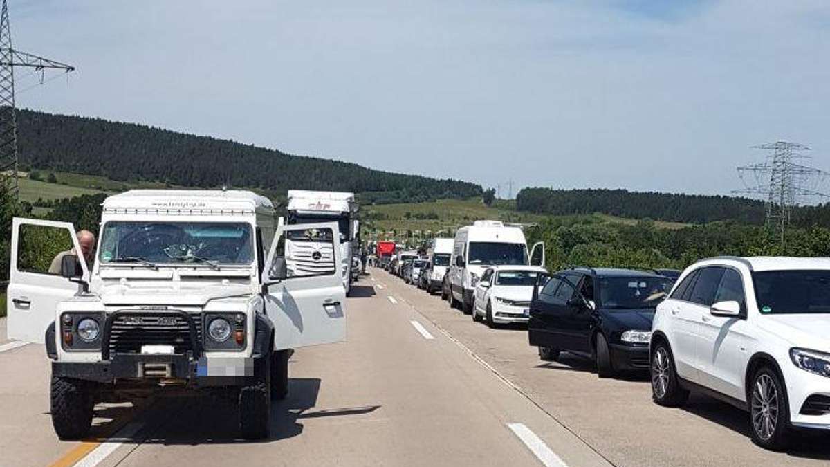 Thüringen: Kilometerlange Ölspur - Autobahn 71 für Stunden gesperrt