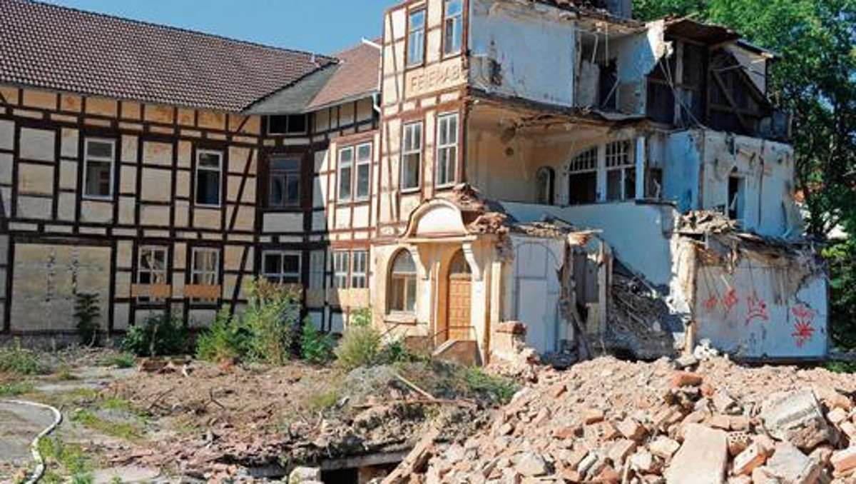 Suhl/ Zella-Mehlis: Ruinen fallen Stück für Stück
