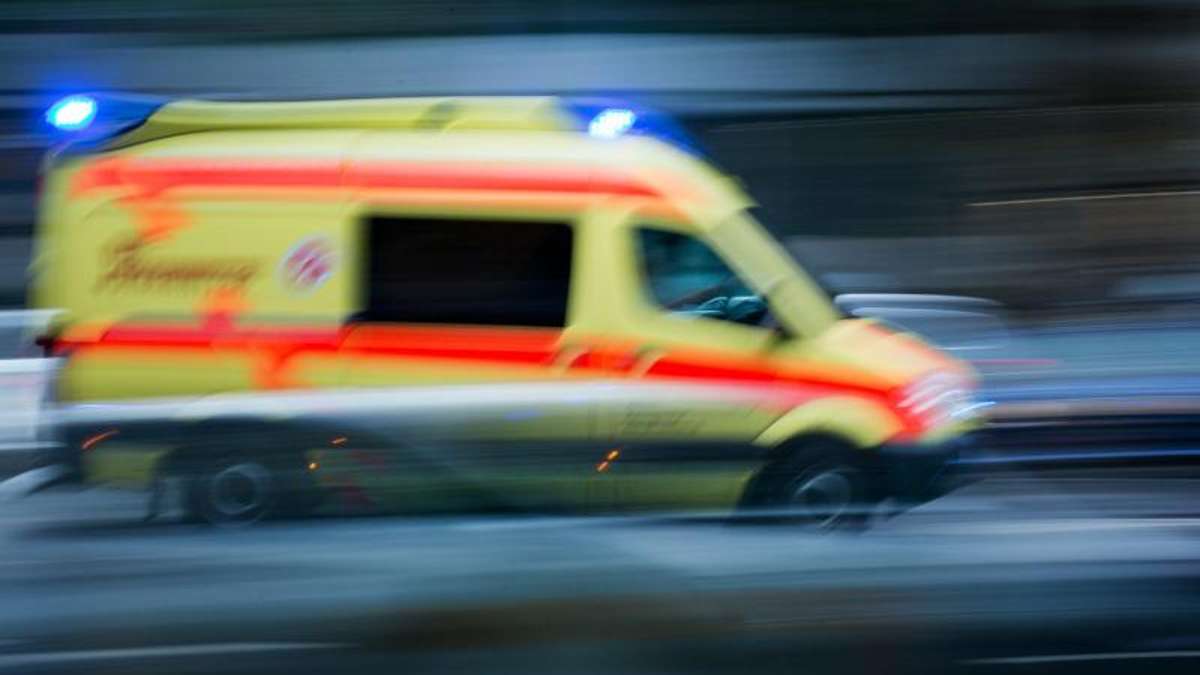 Ilmenau: Auto überschlägt sich bei Langewiesen: 29-Jähriger schwer verletzt