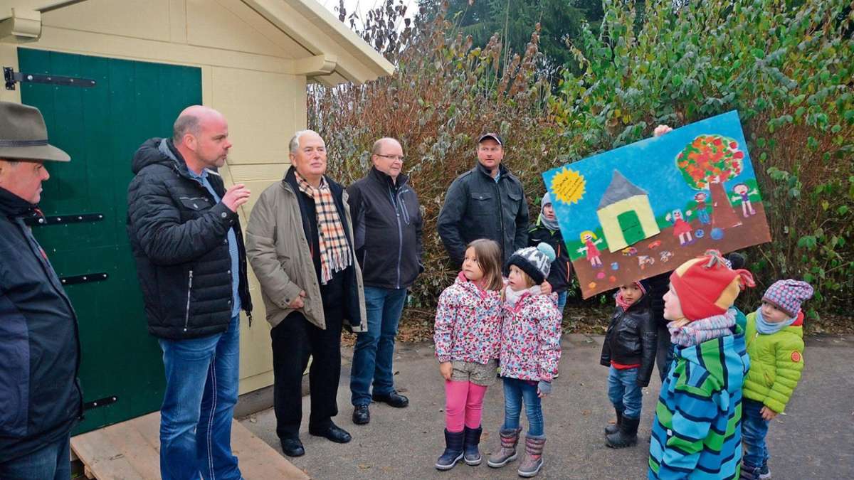 Ilmenau: Rheinländer verschenkt Hütte an Waldstrolche