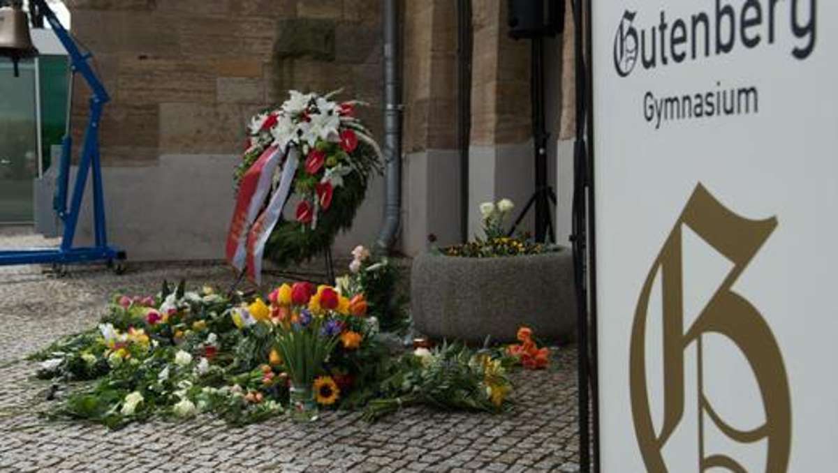 Thüringen: Mehrere hundert Menschen gedenken Opfer des Erfurter Amoklaufs
