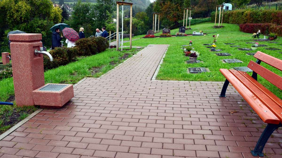 Dorfentwicklung Helmers: Friedhof neu gestaltet, Weiteres   geplant