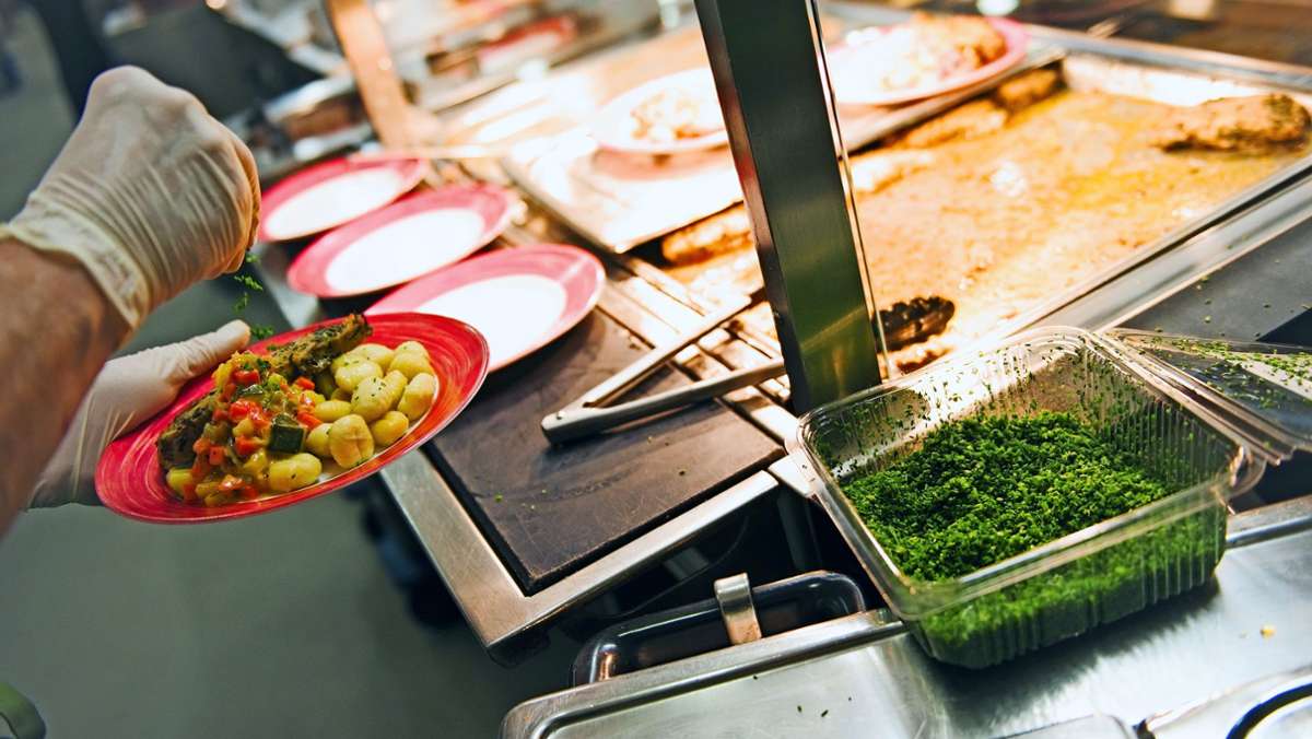 Landkreis stützt Mittagessen: Kreis erhöht Essen-Zuschuss
