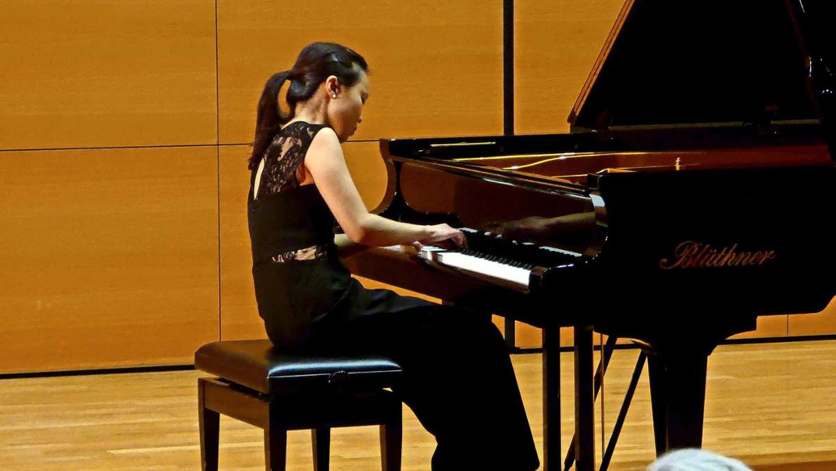 Klassik-Konzert in Ilmenau: Zwei brillante Pianistinnen im Audimax-Konzert