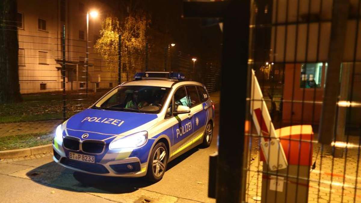 Bamberg: Feuer in Asylunterkunft: Rettungskräfte finden Toten