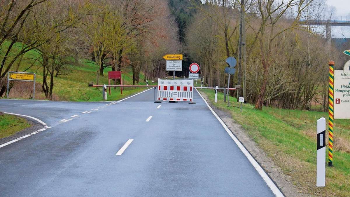 Oberlind/Almerswind: Straßen wegen Hochwasser weiter gesperrt