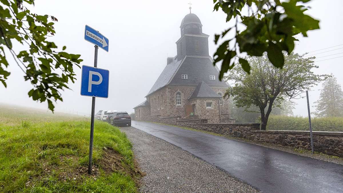 Sanierung: Jetzt gibt’s Parkplätze an der Kirche