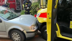 Unfall in Hildburghausen: Ein Verletzter nach Kollision mit Rettungswagen