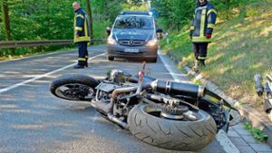 Wespe war schuld: Motorradfahrer schwer verletzt