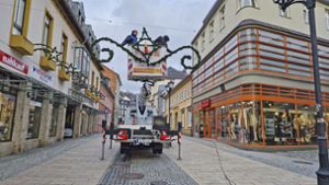 Weihnachtsdeko  wird in Ilmenau installiert