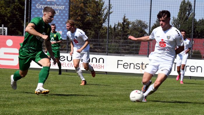 Fußball, Oberliga Nordost/Süd: Erster Saisonsieg für Arnstadt