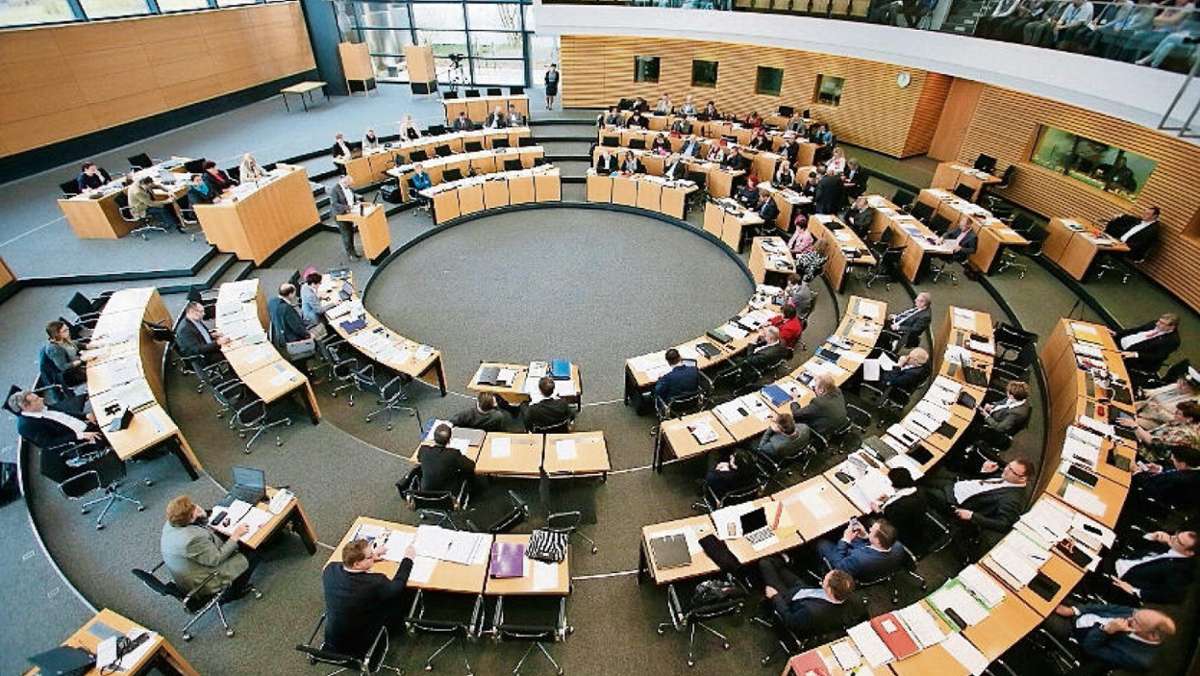 Thüringen: Landtag erwägt Einsatz von Plexiglas-Scheiben im Plenarsaal