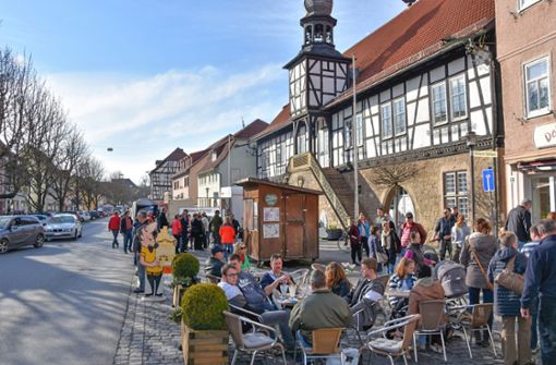 In Wasungens Partnerstadt Ostheim kann man aktuell eine Osterausstellung anschauen. Die Stadt   lädt aber auch zum Bummeln  und Verweilen ein Foto:  