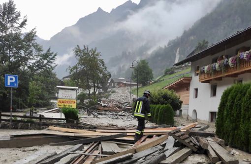Schlammlawinen zogen sich durch die Ortschaften. Foto: dpa/LFV Südtirol