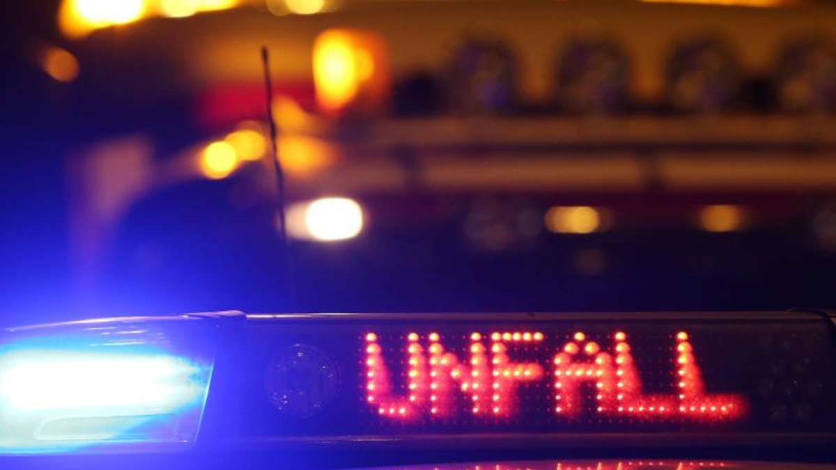 Thüringen: Auto kollidiert auf Bundesstraße mit Laster - vier Verletzte