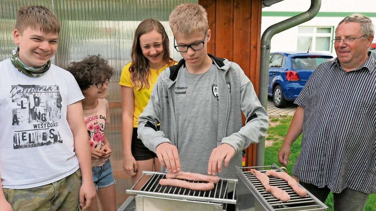 Ilmenau: Heißer Praxistest für Schüler-Grill