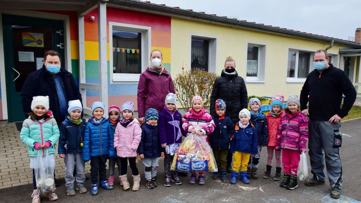 Kinder putzen die Gemeinde: Fleißige Müllsammler erhielten Belohnung