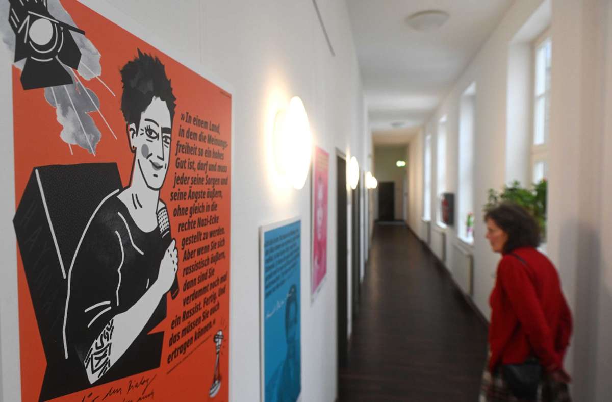 Zum Frauentag wurde in der VHS Hildburghausen eine Ausstellung über Rebellinnen eröffnet. Foto: frankphoto.de/Bastian Frank