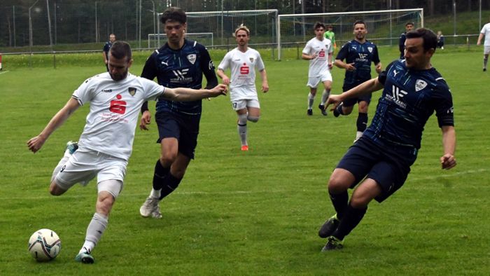 Fußball, Thüringenliga: Arnstadt siegt 3:0    in Martinroda
