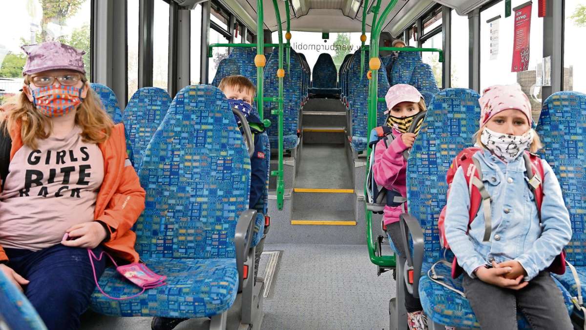 Thüringen: Busfahrer fordert Schüler zum Ablegen der Masken auf