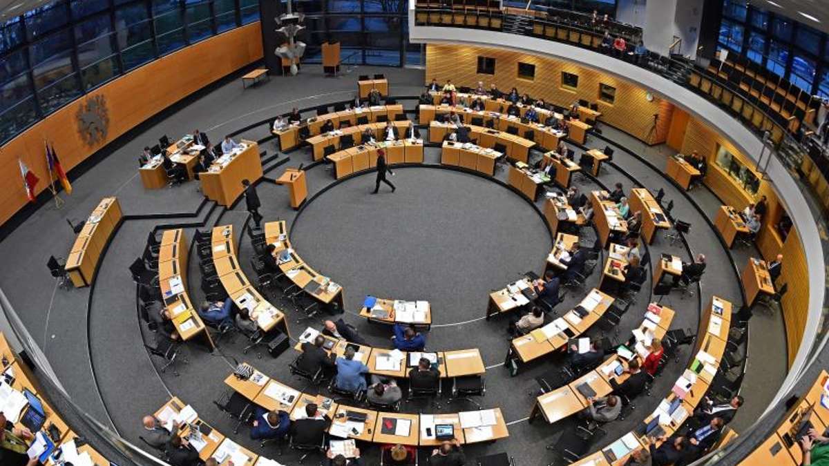 Erfurt: Rätselraten um Zahl der Staatssekretäre geht weiter