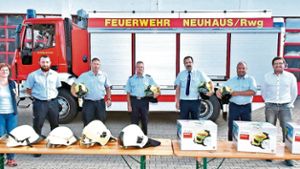 Wunsch erfüllt: 75 neue Feuerwehrhelme