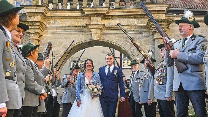 Schleusingen am 29. Februar: Schützen böllern zur Hochzeit am Schalttag