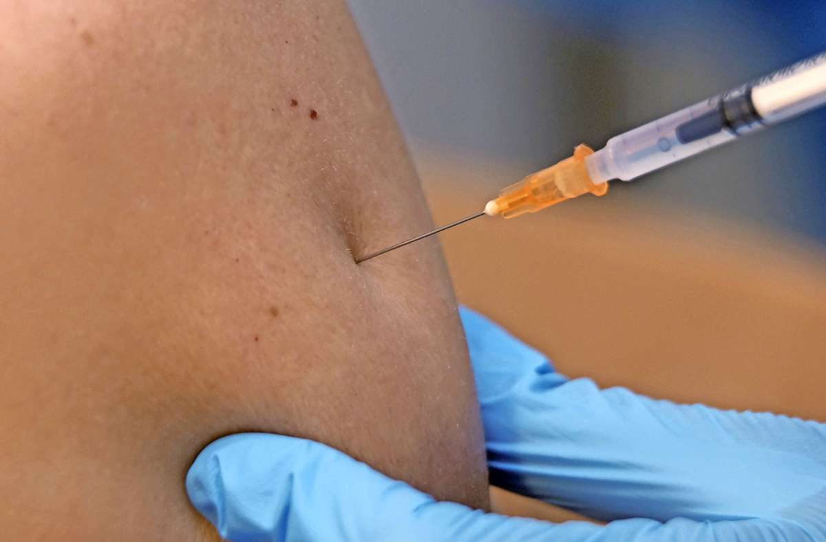 Die Quote für Erstimpfungen im Landkreis liegt bei 45,1 Prozent. Foto: dpa/Sebastian Willnow