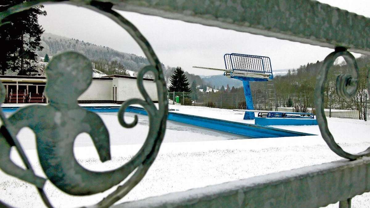 Floh-Seligenthal: Gemeinde schreibt Schwimmbad Kleinschmalkalden aus
