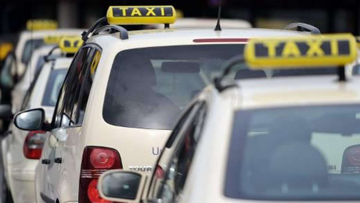 Wirtschaft: Verband: Taxifahren wird vielerorts teurer