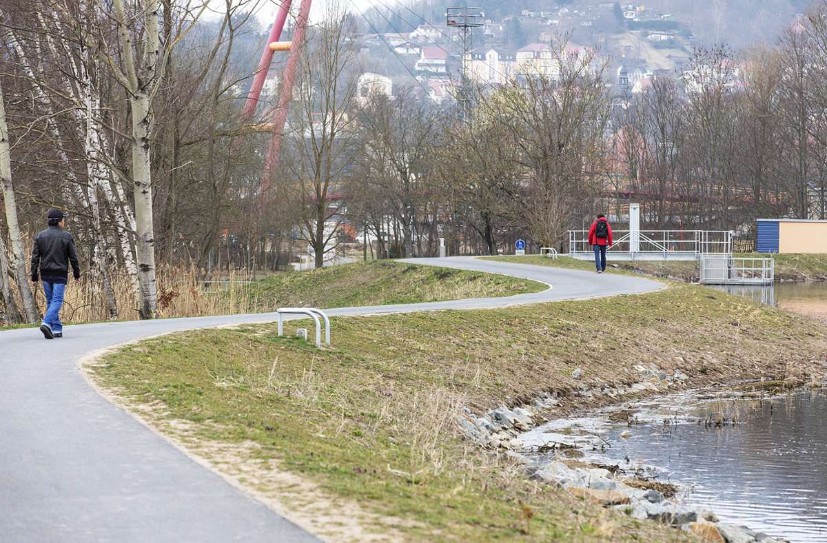 Auf dem neuen Damm des Brandenburger Teichs können die Ilmenauer bereits spazieren. Womöglich gibt es bald einen Rundwanderweg um die komplette Teichlandschaft