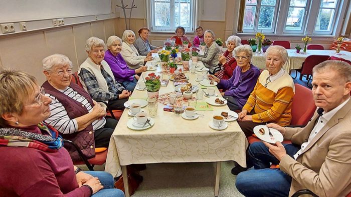Breitunger Senioren: Besuch vom Bürgermeister zum Frauentag