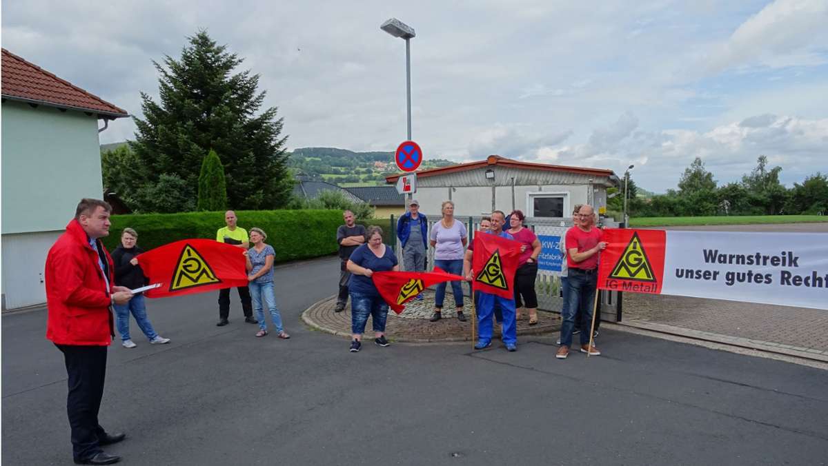 Warnstreik in der Filzfabrik Empfertshausen: Belegschaft sauer auf  Geschäftsleitung